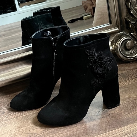 Floral Fall/Winter ankle Boot - Picture 1 of 2
